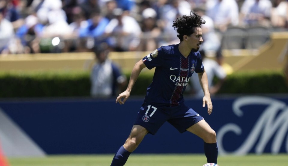 共同作用的 共同作用的