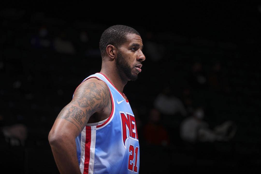 但他选择隐 但他选择隐